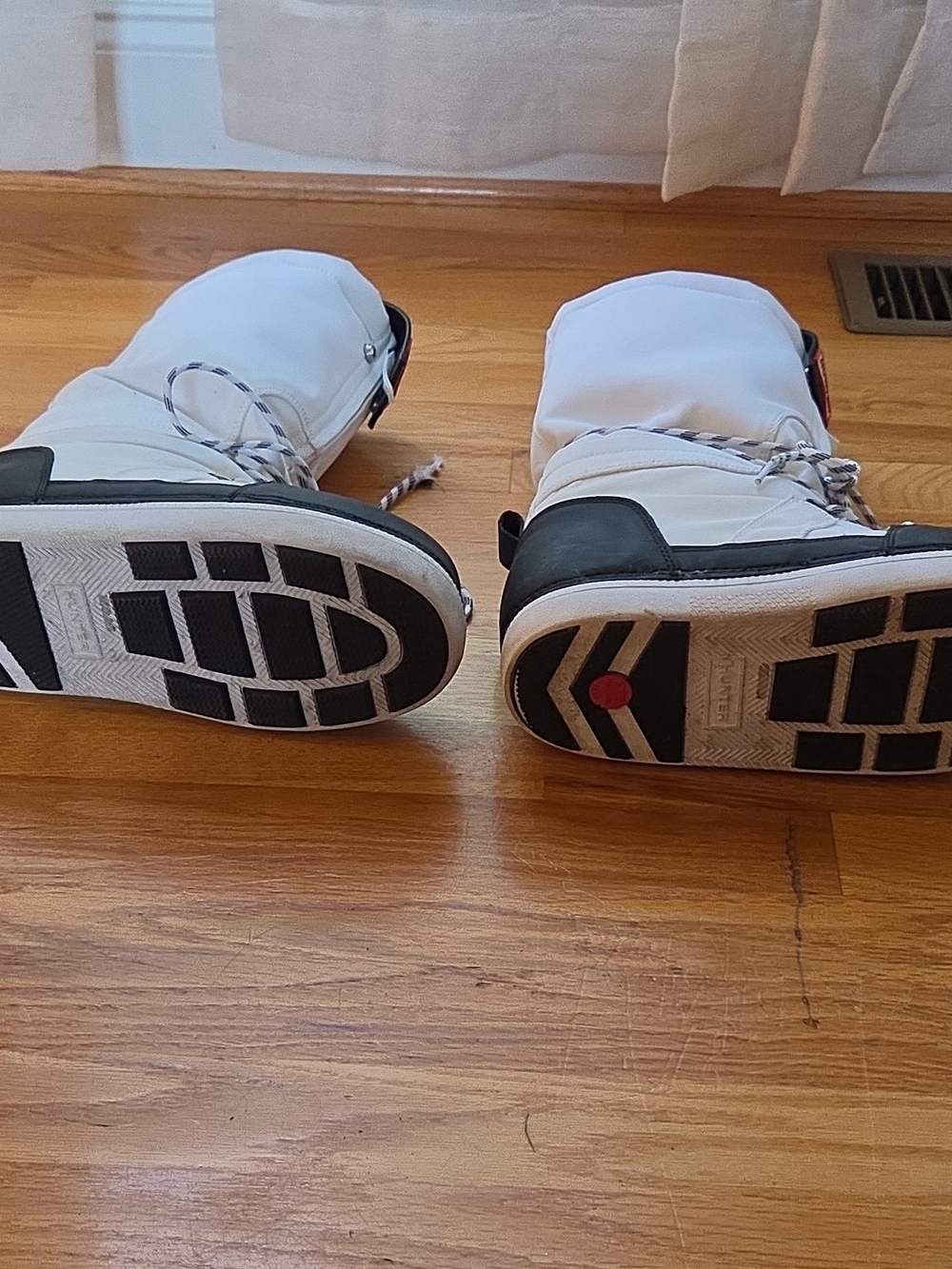 Hunter White and Black Lace-Up Winter Snow Boots - Picture 7 of 9
